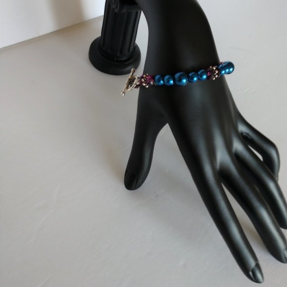 Blue Faux Pearls Bracelet with Purple Beads Handmade Beaded 7.5 Inches - Picture 7 of 16